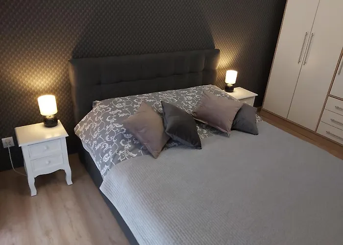 Polanki Park Leon Apartment